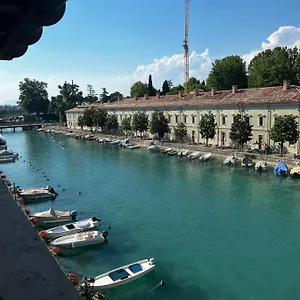 C House Alojamento de Acomodação e Pequeno-almoço Peschiera del Garda